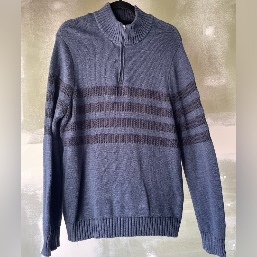 Tahari blue sweater